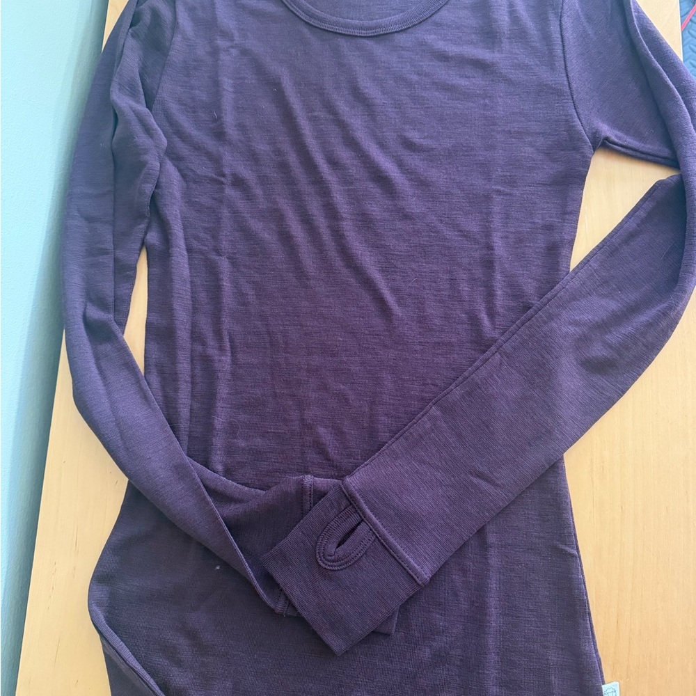 Simply Merino long sleeve top with thumb holes sz L nwt